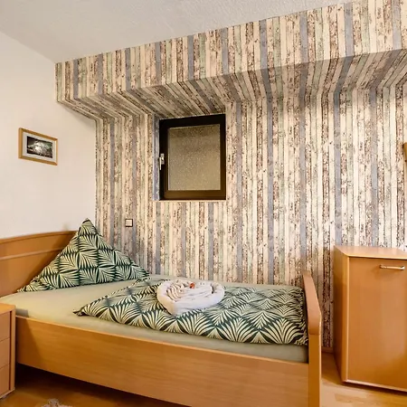 In Der Eifel * Pesch